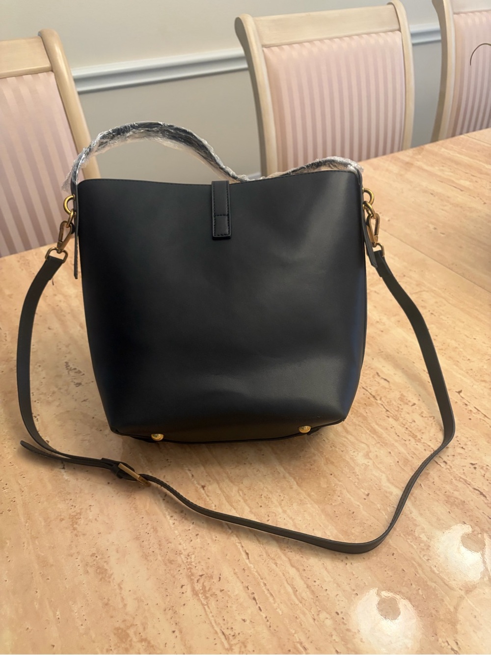 Classic Black Bucket Crossbody Bag - Minimalist Women's Handbag. Gorgeous. NWOT. - Picture 2 of 2
